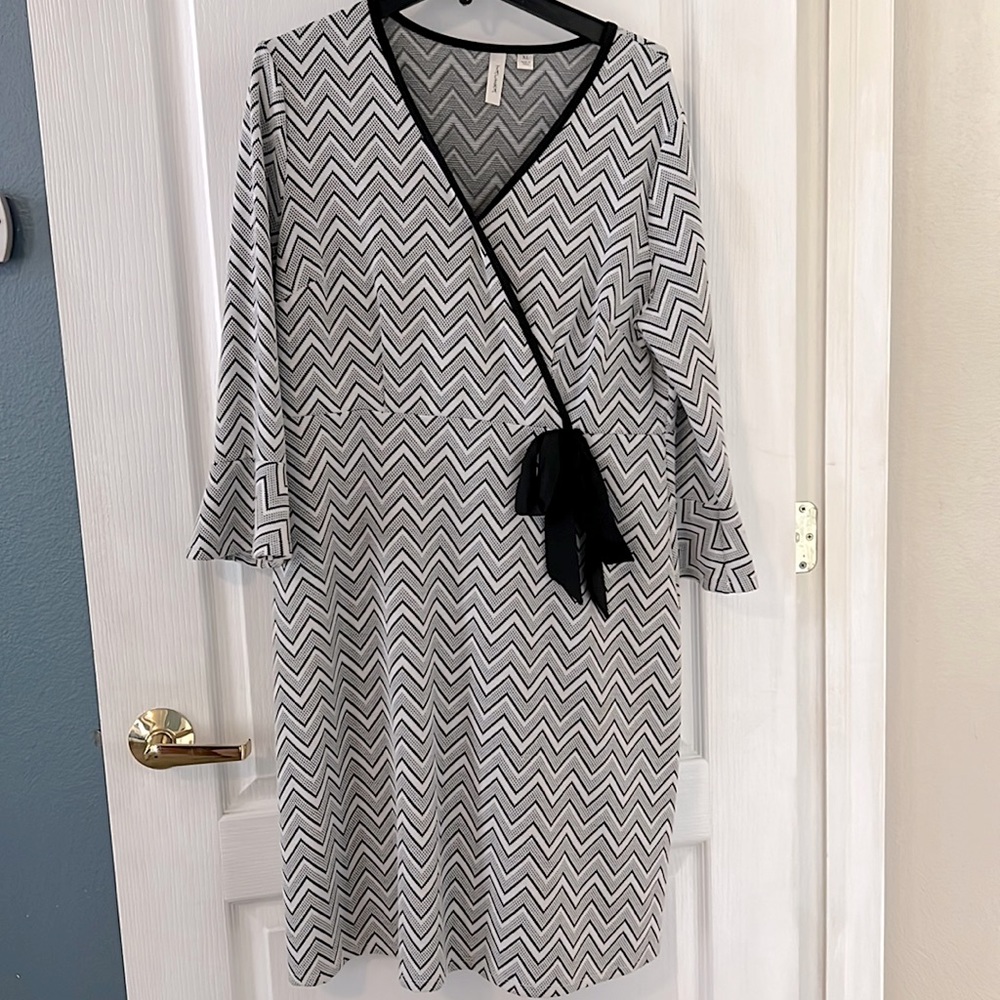 Stretchy Black and White Dress with Bell Sleeves and Bow Waist Tie